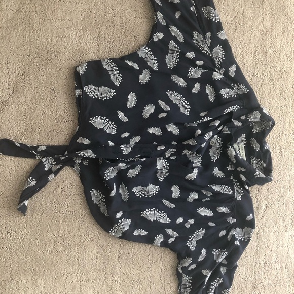 Urban Outfitters Cropped Top - Picture 2 of 2